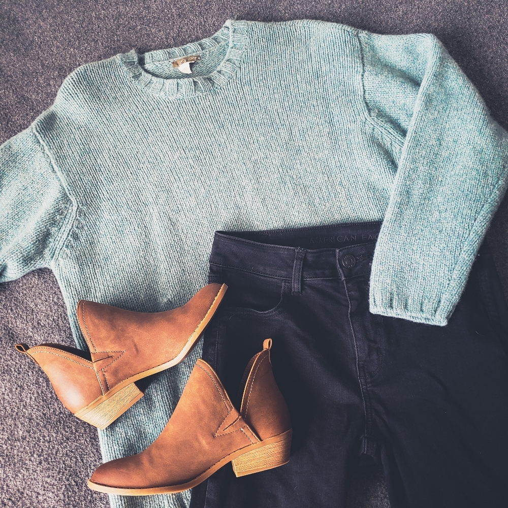 🌸 knitted sweater